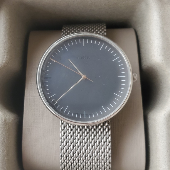 Fossil essentialist watch - Picture 5 of 8